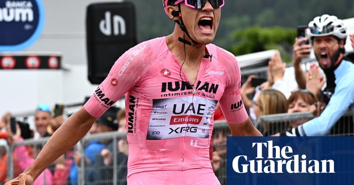 Del Toro breaks from Bardet and Carapaz to win stage 17 and extend Giro d'Italia lead