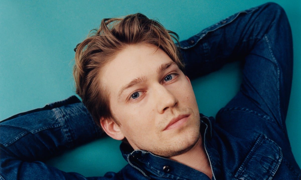 Joe Alwyn on Conversations With Friends and sex scenes: 'They're like  filming fights – quite mechanical' | Television & radio | The Guardian