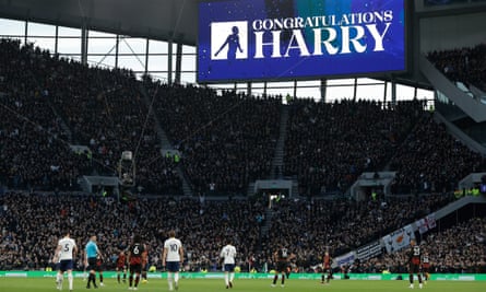 Le Tottenham Hotspur Stadium après le but record de Harry Kane