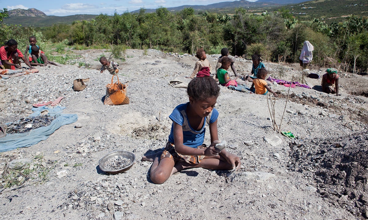 Children as young as five make up most of Madagascar's mica mining  workforce | Human rights | The Guardian