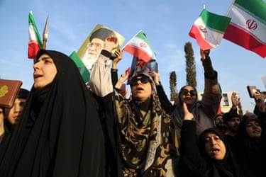 Iran escalates warnings to the U.S. as protests and crackdown heighten tensions