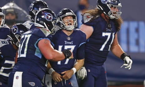 Titans rout Bills behind Tannehill's four touchdowns to stay undefeated, NFL