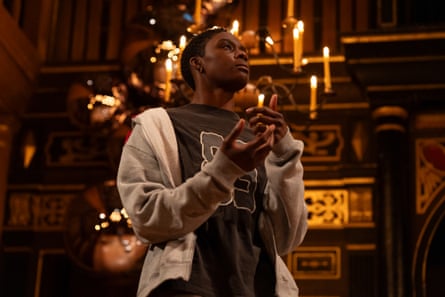 Selina Jones as Azure.