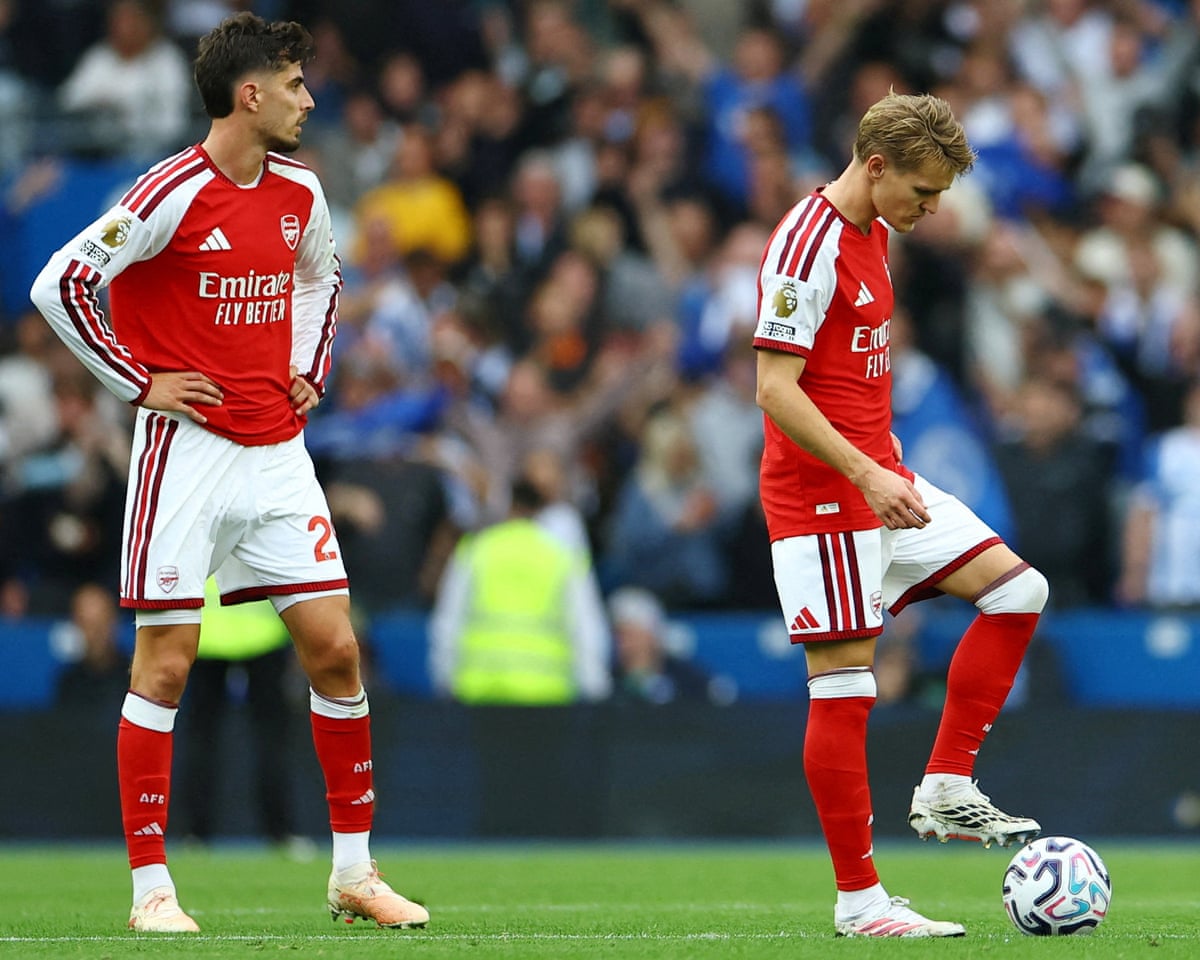 Arsenal battered in Brighton as Manchester City go clear: Football Weekly – podcast