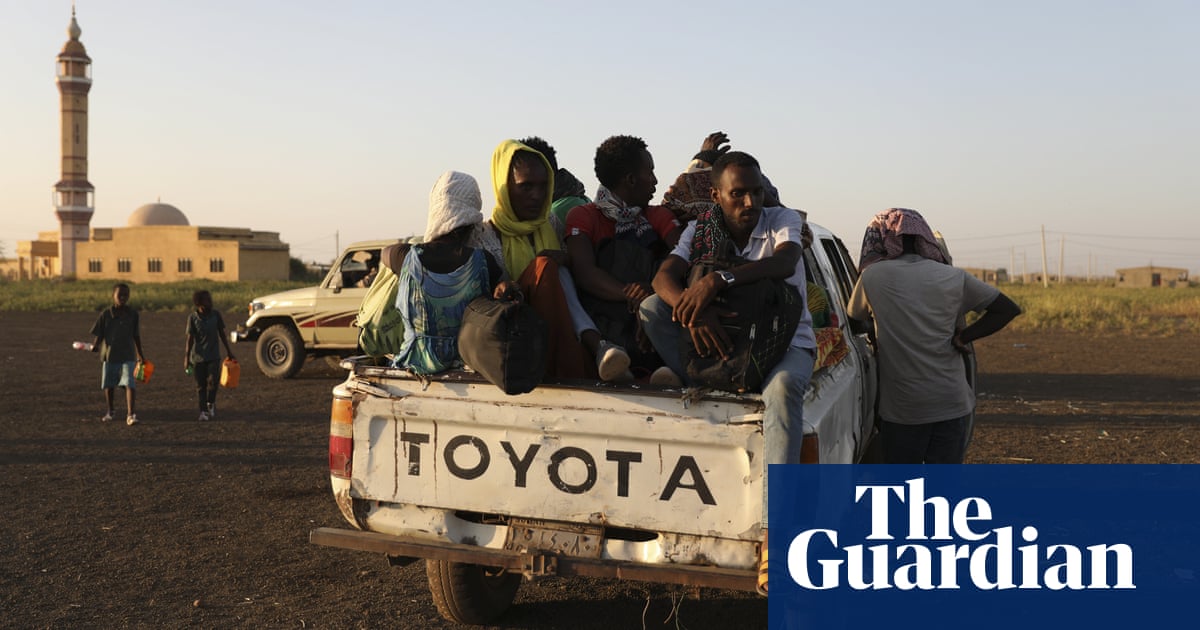 Ethiopia: aid workers report chaos as thousands flee fighting