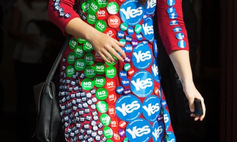 Badges supporting sides in the Scottish referendum