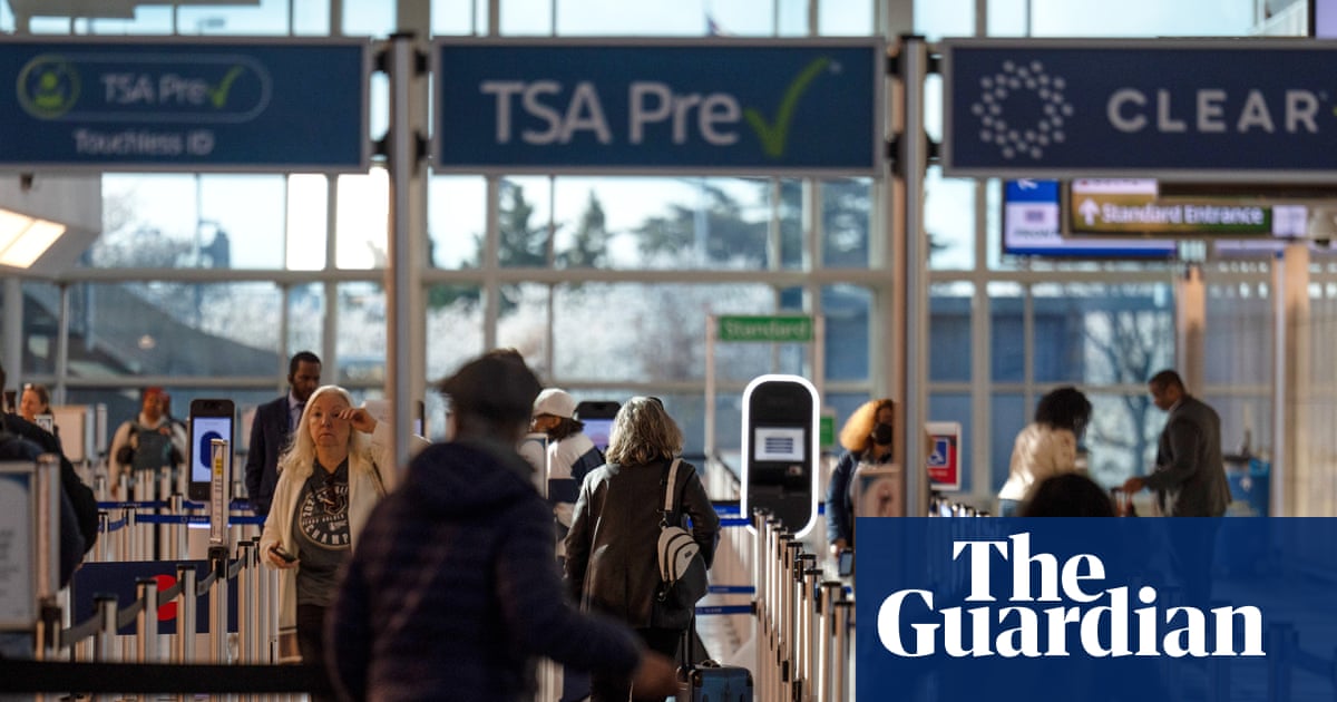 US airports to let some people without tickets pass through security US airports to let some people without tickets pass through security