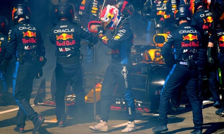 Australian Grand Prix<br>Formula One F1 - Australian Grand Prix - Melbourne Grand Prix Circuit, Melbourne, Australia - March 24, 2024 Red Bull's Max Verstappen returns to the pit stop after retiring from the race due to fire Pool via REUTERS/Scott Barbour