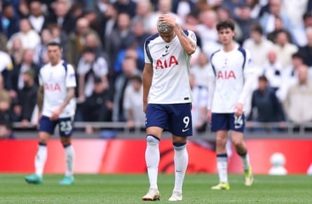 Richarlison looks dejected.