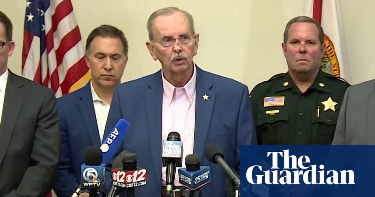 Sheriff describes moment man taken into custody after 'attempted assassination' of Trump - video