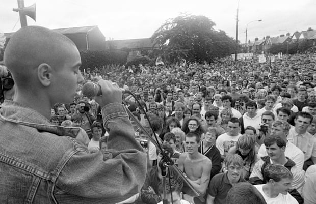 Sinéad O'Connor singing in August 1989, at a gig marking the 20th anniversary of the march on the British embassy in Dublin