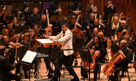 Ludovic Bource and the BBC Symphony orchestra perform the Artist live in concert