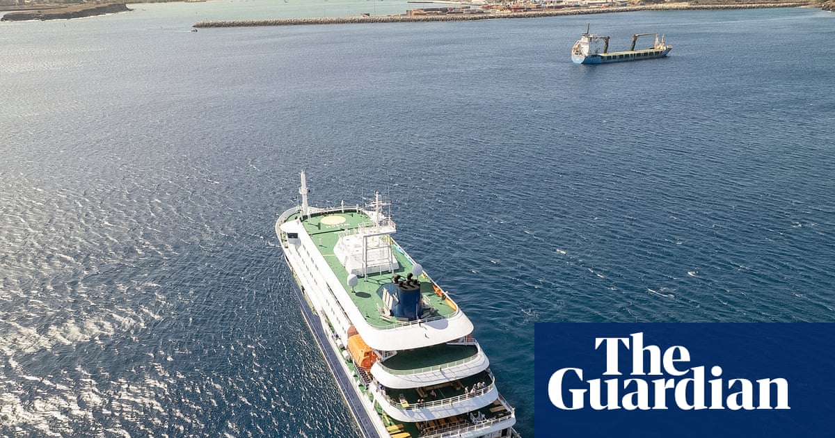 Cruise ship at centre of suspected hantavirus outbreak blocked from docking in Cape...