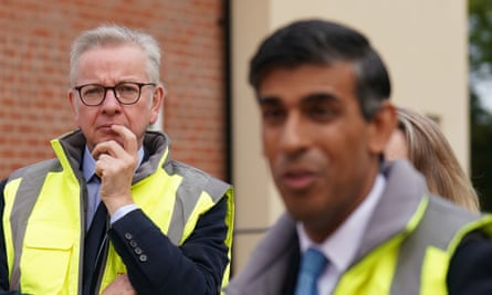 Michael Gove, pictured with Rishi Sunak, said last week that the Thames leadership had been a ‘disgrace’.