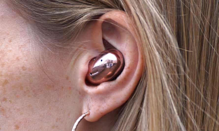Samsung Galaxy Buds Live Review Novel Bean Shaped Airpod Rivals Samsung The Guardian