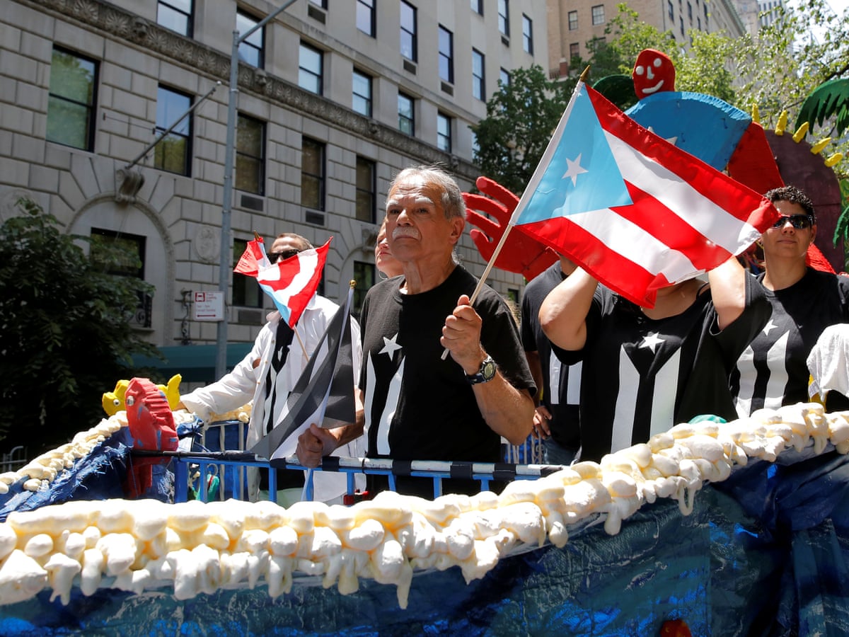 Oscar Lopez Rivera Polarizes Crowds At Puerto Rican Day Parade Puerto Rico The Guardian Oscar Lopez Rivera Polarizes Crowds At Puerto Rican Day Parade Puerto Rico The Guardian