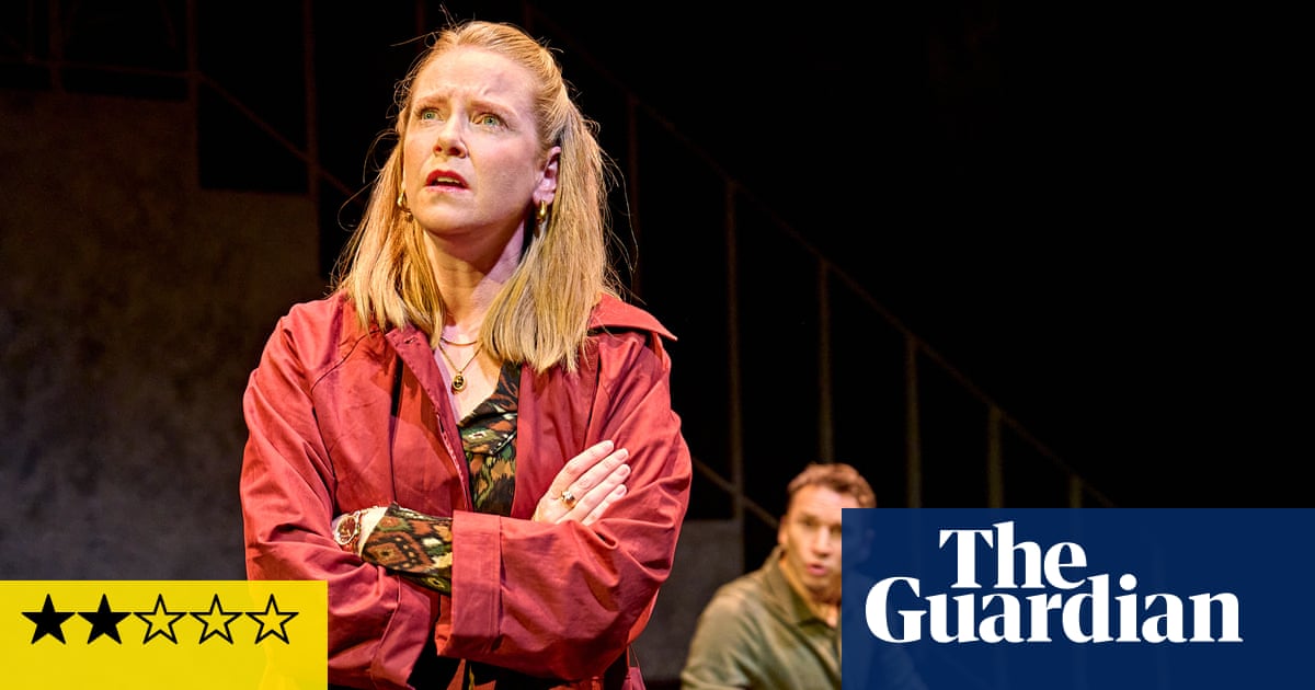 Don’t Look Now review – Du Maurier’s Venetian chiller has its dread shredded | Theatre Don’t Look Now review – Du Maurier’s Venetian chiller has its dread shredded | Theatre