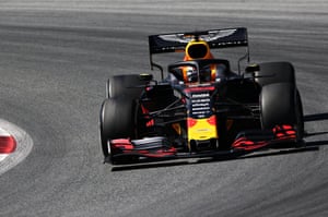 Verstappen has Vettel in its sights.
