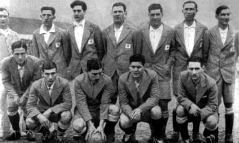 Argentina pose before the 1930 final.