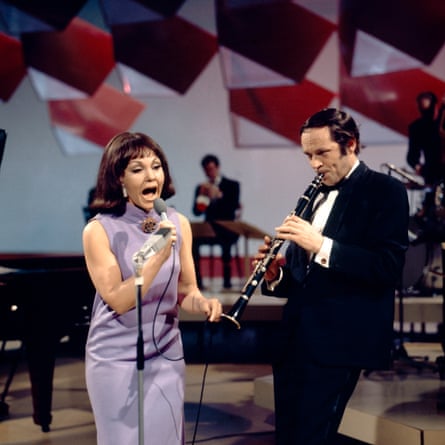 Cleo Laine and John Dankworth performing in 1963.