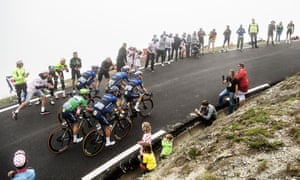 Mark Cavendish and his teammates at the Col du Tourmalet in the 18th stage.