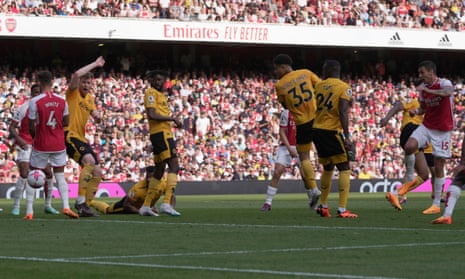 Jakub Kiwior makes it five for Arsenal!