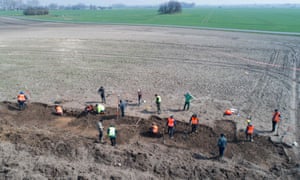 Archaeologists working on the dig on Rügen island after the find by René Schön and Luca Malaschnitschenko.