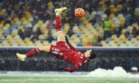 Robert Lewandowski takes flight to fire in Bayern Munich’s stunning opening goal at Dynamo Kyiv in Champions League Group E.