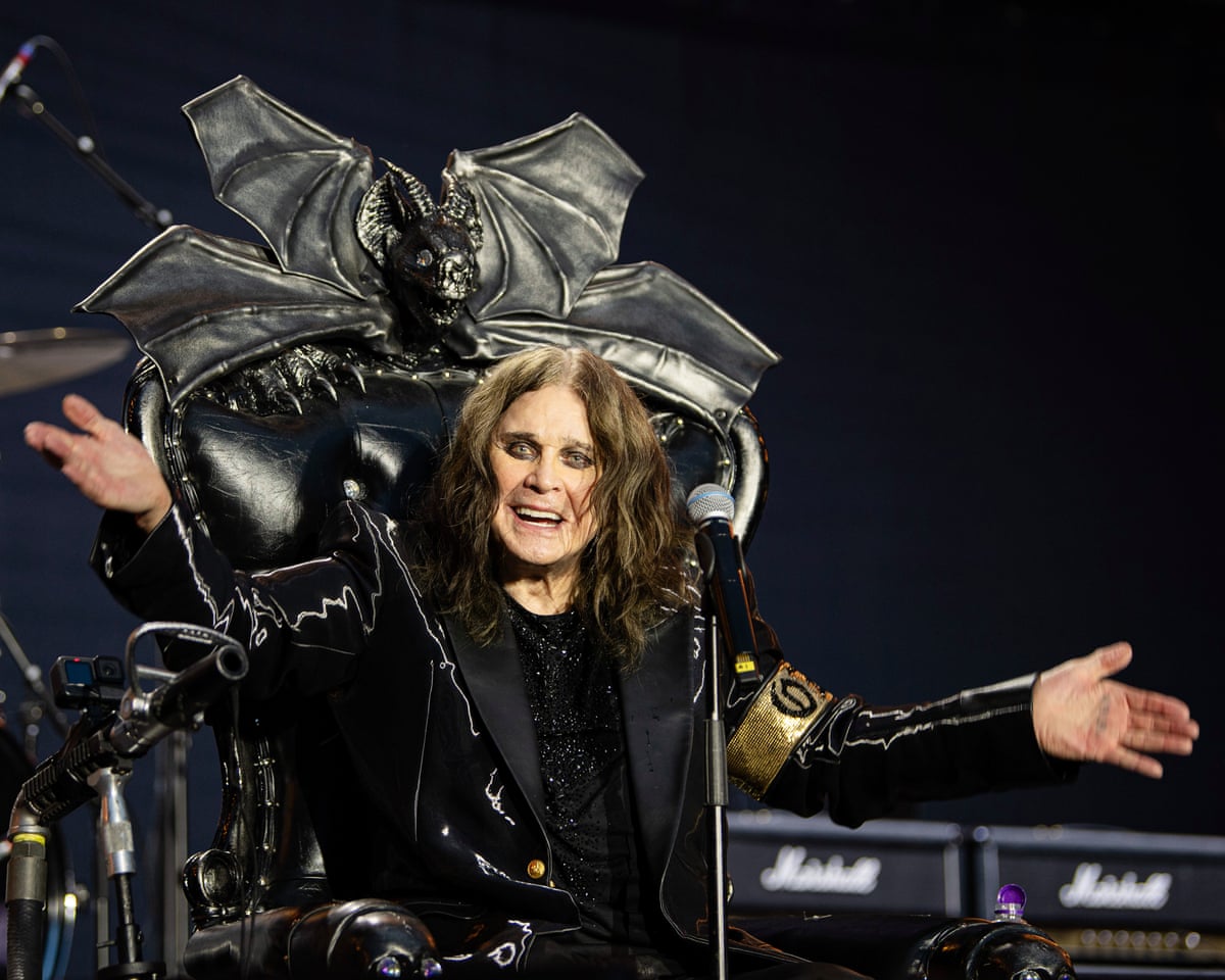 La última actuación de Ozzy Osbourne reveló que la fragilidad era el verdadero poder del dios del metal | Ozzy Osbourne | The Guardian