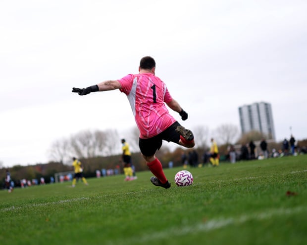 La FA ofrece asesoramiento gratuito a las víctimas de discriminación en el fútbol base inglés. La FA ofrece asesoramiento gratuito a las víctimas de discriminación en el fútbol base inglés.