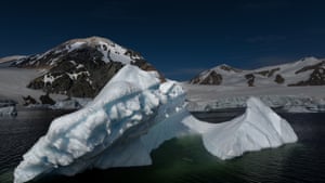 Uma vista do iceberg tipo piscina