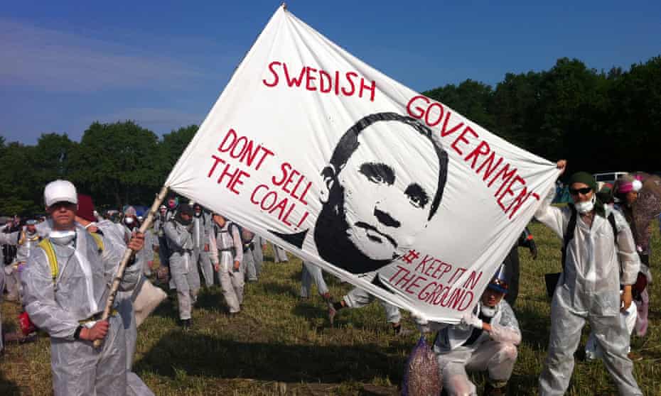 Environmental campaigners call on the Swedish government not to allow the sale of coal assets