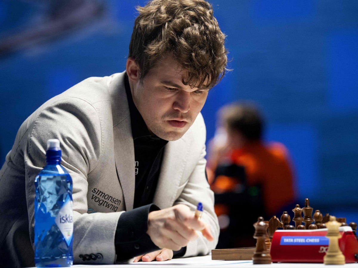 Magnus Carlsen embraces chaos in gripping draw with Ian Nepomniachtchi, World  Chess Championship 2021