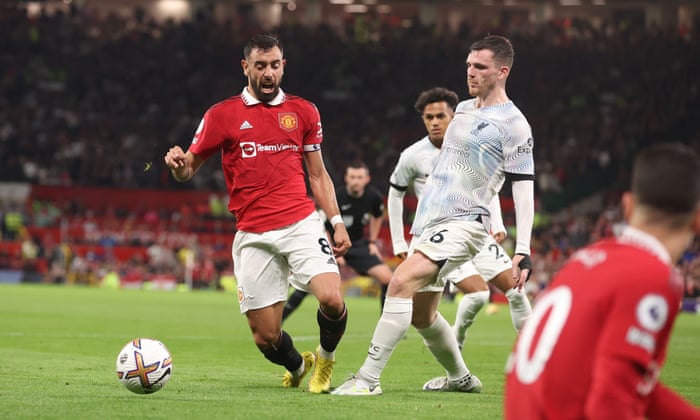 Bruno Fernandes dives.