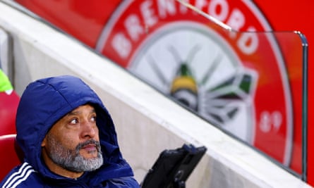 Nuno Espírito Santo during Nottingham Forest’s defeat by Brentford.