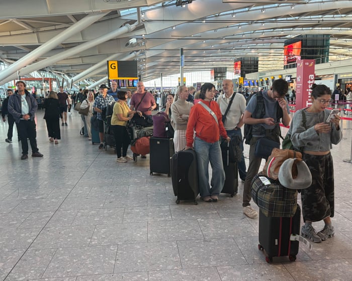 Nats boss summoned by UK transport secretary as flight chaos enters second day