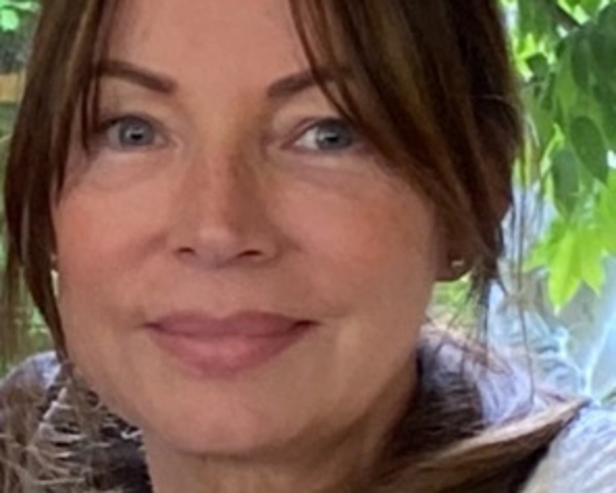 Sarah Savogi.