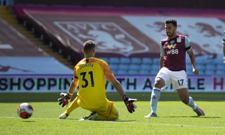 Trezeguet of Aston Villa scores his second goal.