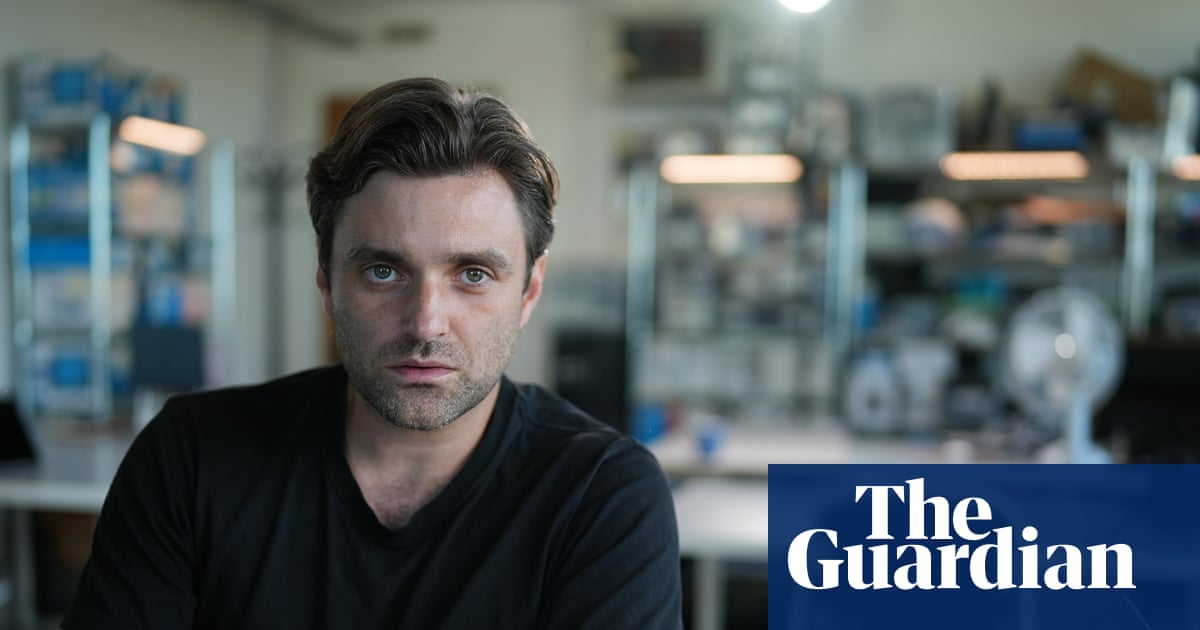 Τηλεόραση απόψε: Το Dispatches κάνει τον Tommy Robinson περίεργες οικονομικές ερωτήσεις