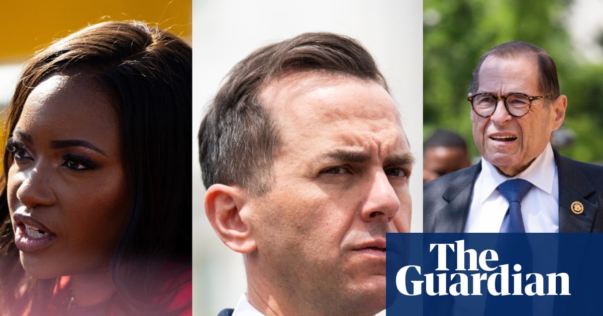 Democrats express ‘grave concerns’ over secretive ICE deportation flights