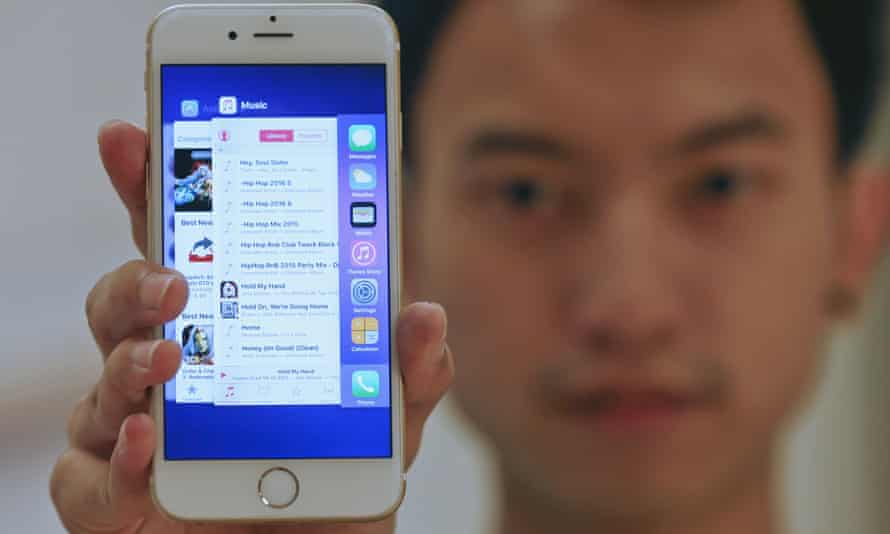 Ios9 Making Your Iphone Slow You Re Not Alone Apple The Guardian Ios9 Making Your Iphone Slow You Re Not Alone Apple The Guardian