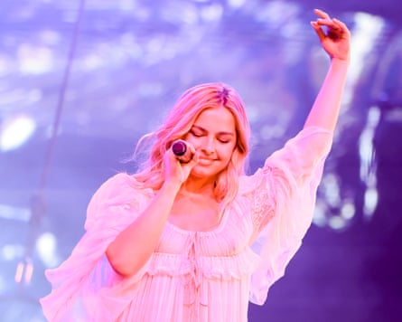 Addison Rae performing with Arca at Coachella, 13 April 2025.