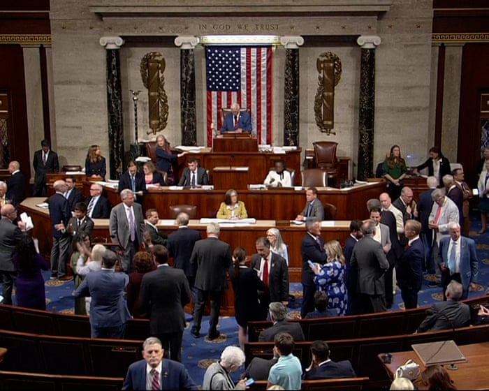Cheers as US House passes resolution on Trump's Iran war powers - video