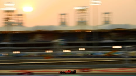 Leclerc dari Ferrari di trek.