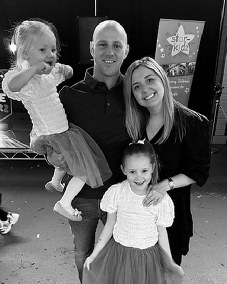 Elsie Dot Stancombe with her mother Jenni, father David and younger sister Rosie, aged three