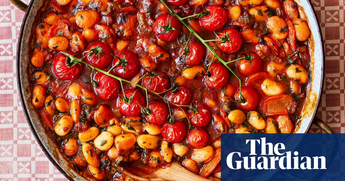 Georgina Hayden’s recipe for gigantes with ’nduja | Food Georgina Hayden’s recipe for gigantes with ’nduja | Food