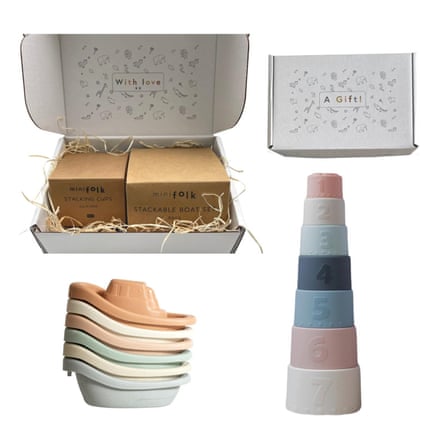 Minifolk Bath Time Gift Set of stacking cups and its packaging.