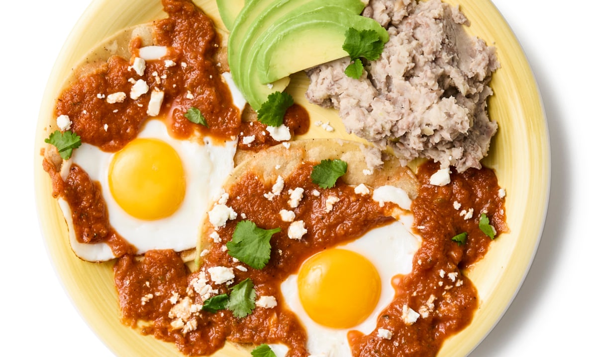 Descubre el secreto de la salsa de tomate perfecta en tu freidora de aire 14 Moncloa Huevos rancheros