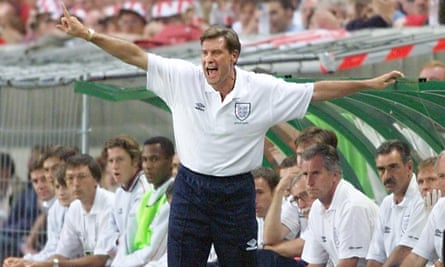 Glenn Hoddle shouts orders during England’s final group match at the 1998 World Cup, against Colombia
