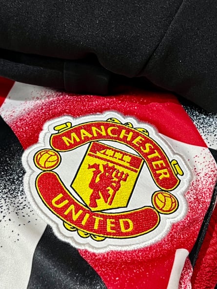 manchester united badge